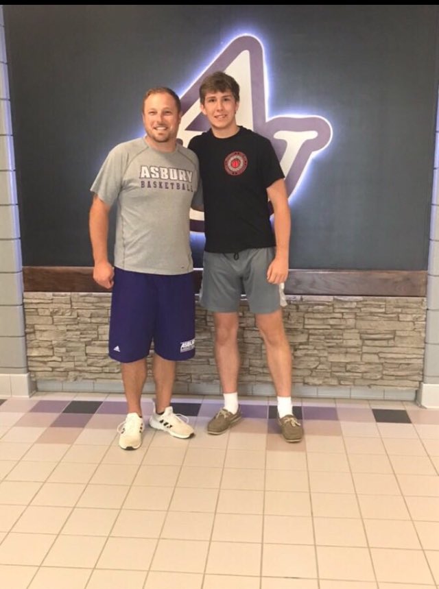 evan_mullikin's tweet photo. Thanks @CoachRussAU @SethHunter82 and Coach Shouse for a great visit and camp! @AsburyHoops https://t.co/ABzYMhzIe2