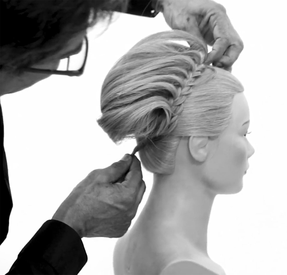 BangstyleTweets's tweet image. We can't get over this quick and easy #updotutorial! buff.ly/2Jm64iS