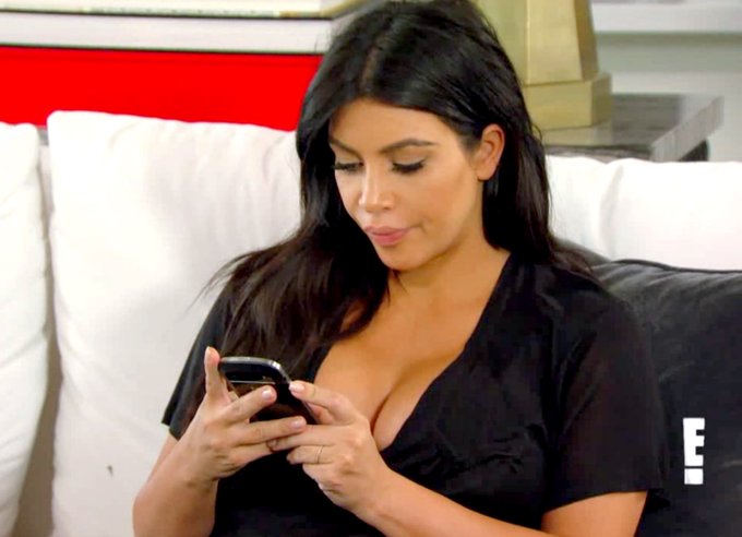 scrolling through my phone to decide which ass pic I&rsquo;ll be delighting my onlyfans followers with today<a href="/tag/wcsumemes"class="tags"><span>#wcsumemes</span></a>