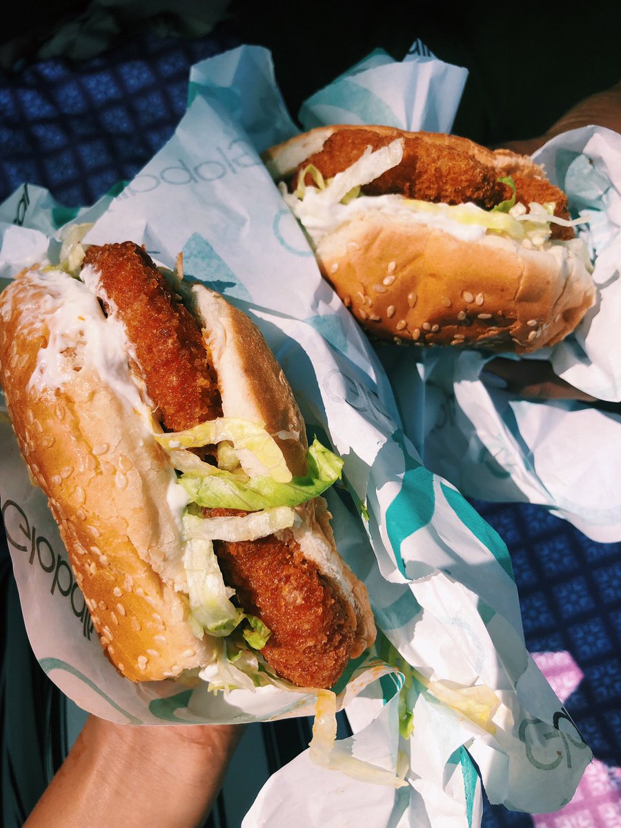 curryspic3's tweet photo. vegandale fest, toronto 🌿 https://t.co/WLaPkAtix4