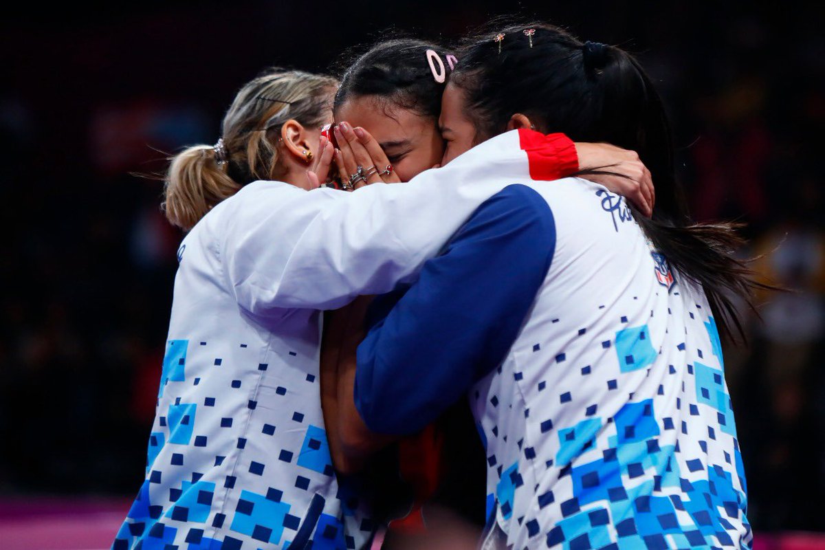 daniely_rios's tweet photo. TODAVÍA NO LO CREO, SOMOS CAMPEONAS PANAMERICANAS🥇🏓🇵🇷 EL MEJOR EQUIPO QUE LA VIDA ME PUDO REGALAR. ❤️❤️❤️ https://t.co/nvu5BpIyBD