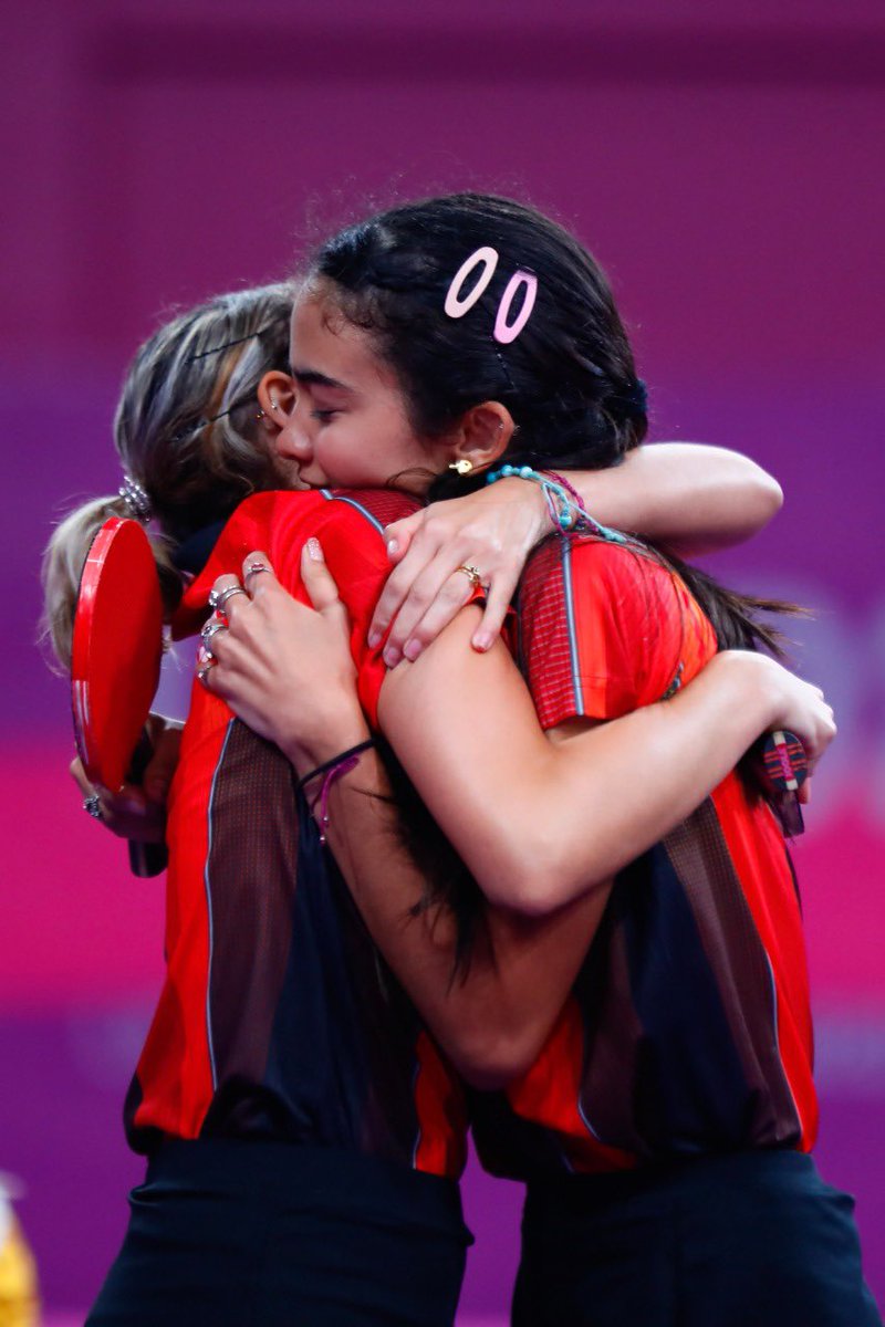 daniely_rios's tweet photo. TODAVÍA NO LO CREO, SOMOS CAMPEONAS PANAMERICANAS🥇🏓🇵🇷 EL MEJOR EQUIPO QUE LA VIDA ME PUDO REGALAR. ❤️❤️❤️ https://t.co/nvu5BpIyBD
