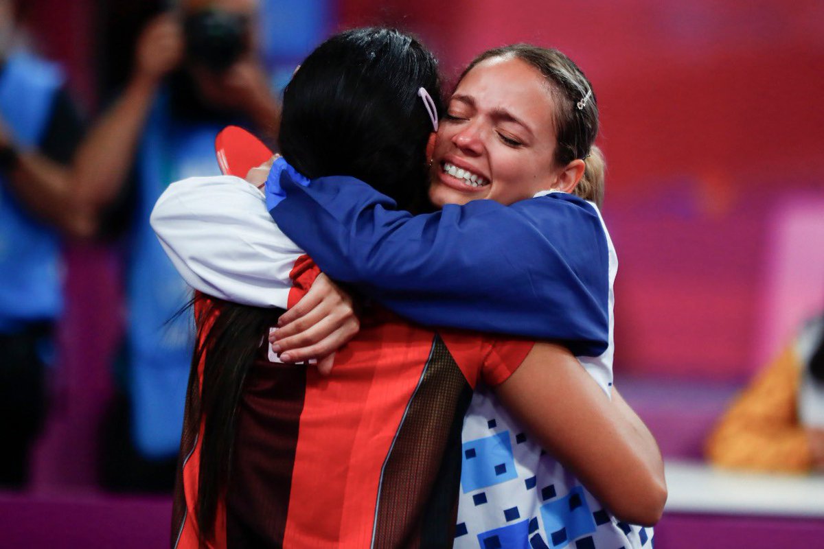 daniely_rios's tweet photo. TODAVÍA NO LO CREO, SOMOS CAMPEONAS PANAMERICANAS🥇🏓🇵🇷 EL MEJOR EQUIPO QUE LA VIDA ME PUDO REGALAR. ❤️❤️❤️ https://t.co/nvu5BpIyBD