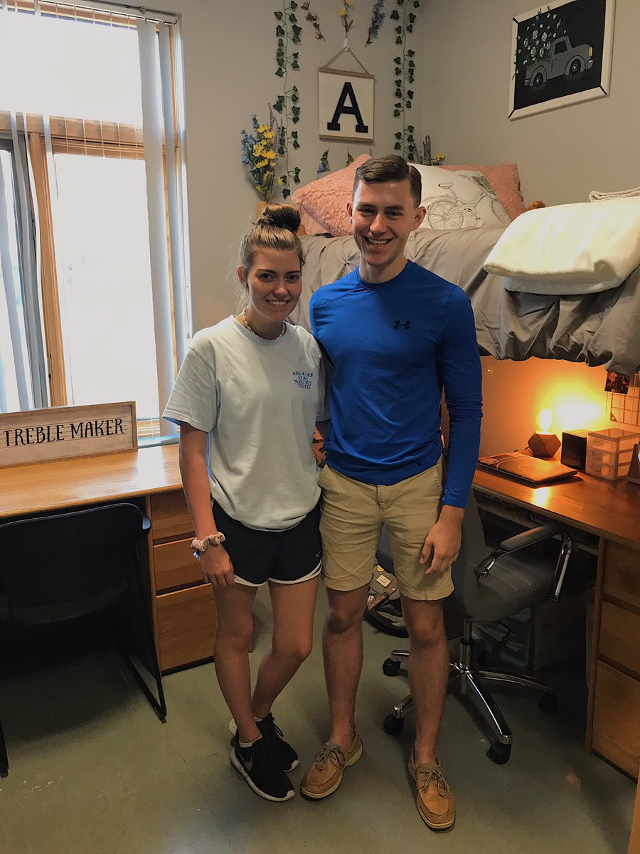 DandDspears15's tweet photo. All moved in! Gonna miss this ray of sunshine but we know we can’t keep all that sunshine to ourselves. It’s time for her to learn and grow so she can continue shining! We love her so much and are so proud of who she is! #rememberwhoseyouare #shinebright #weLOVEyou @ASpears44 https://t.co/TFFEJY8qoI