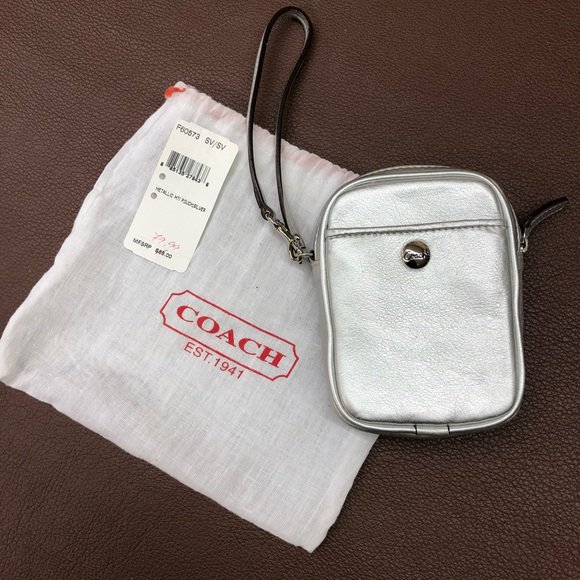 suzcat12's tweet photo. So good I had to share! Check out all the items I'm loving on @Poshmarkapp #poshmark #fashion #style #shopmycloset #tula #modaluxe #coach: https://t.co/qHEHLgSHBx https://t.co/K4TFU37AG5