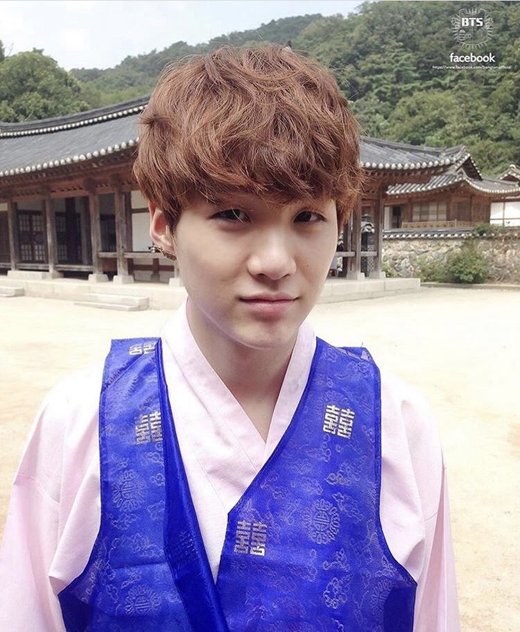 ClubMinYoongi's tweet photo. @kr_yoongi Mind if I pitch in? https://t.co/54Oh7EXis6