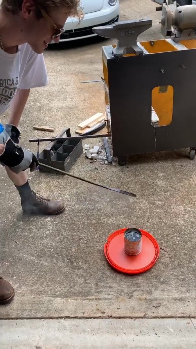 clichejuice18's tweet image. So this is how Lucas is spending his bday. 😊 Remind you of anyone we know? 😂💙🖇️😂📎 From Lucas&apos;s IG with thanks. #MacGyver #MacHacks 👍