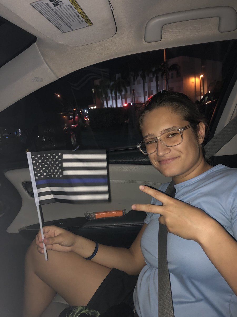 MarchForLEOs's tweet photo. Forgot to post these from #NationalNightout #MarchForLEOs #Backtheblue @browardsheriff https://t.co/gINQWSl2Wr