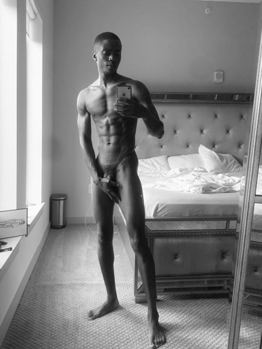 6&rsquo;3. 174 lbs. Big ole #SlimFit nigga. https://t.co/s2nd9IYi0t<a href="/tag/slimfit"class="tags">#SlimFit</a>