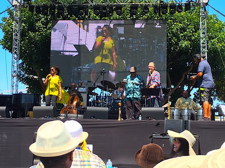 QuietStorm_79's tweet photo. Guess Who I Saw Today? Alexis Joi with The Al Williams Jazz Society pay proper respect to the great Nancy Wilson during Day 2 at the 32nd Annual Long Beach Jazz Festival. #Jazz #lbjazzfest #lbjazz #smoothjazz
@KmBenoit @RainbowPromo @lbjazz @AlexisJoi_ https://t.co/2hZjHB3fmP