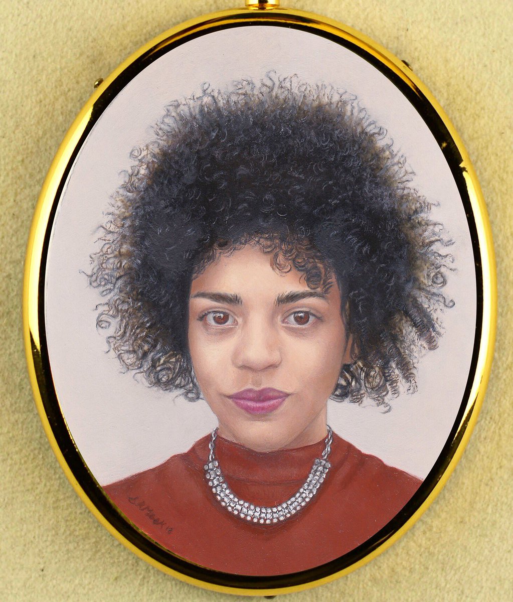 royalminiature's tweet photo. Breathtaking portrait by our Honorary President Elizabeth Meek MBE ‘The Parisian Girl’
 
#elizabethmeek #parisiangirl #portraitminiatures #portraitminiature #miniatureportrait #mbe #saturday https://t.co/uNdvSoTun4