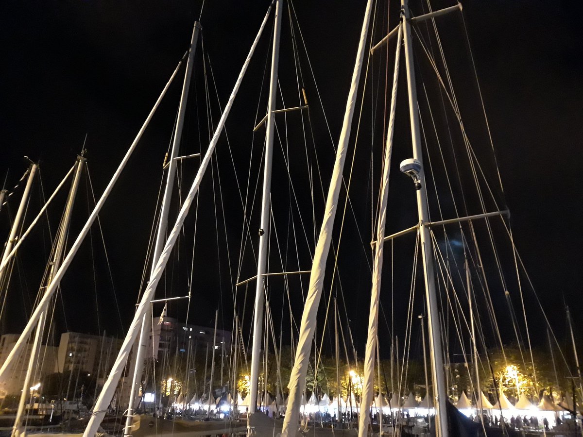 SpiritFee's tweet photo. Goodbye 2019, welcome 2020
#interceltique Lorient https://t.co/PBIYxyQwLg