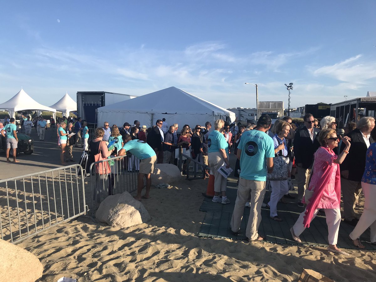 NantucketGuide's tweet photo. #popsonack https://t.co/9Gi6hI3nke