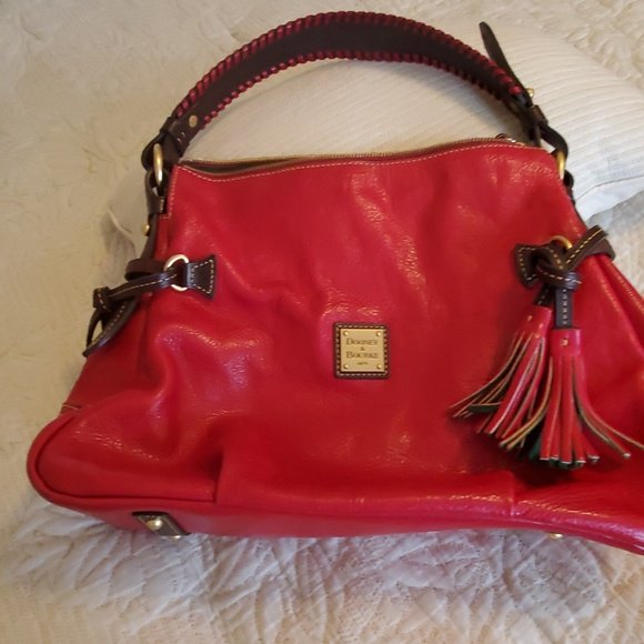 Budget_Beauty8's tweet photo. So good I had to share! Check out all the items I'm loving on @Poshmarkapp #poshmark #fashion #style #shopmycloset #bebe #dooneybourke #calvinkleincollection: https://t.co/TmOHFWJo1W https://t.co/BxIQ8Bak05