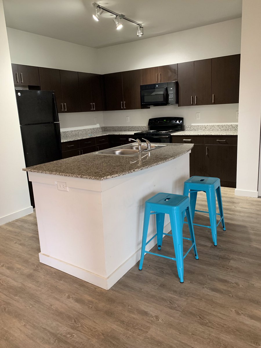 GrandeEdinburg's tweet photo. This beautiful 2 bedroom could be yours completely FREE for the month of August‼️😃🙌🏼Call us today at (956) 316-1815 to find out how you can become a legendary resident.🤘🏻🏠😎🖊#LegendsEdinburg #residentlife #modernliving #livelegendary #signnowpaylater https://t.co/wYWZHS4u1a