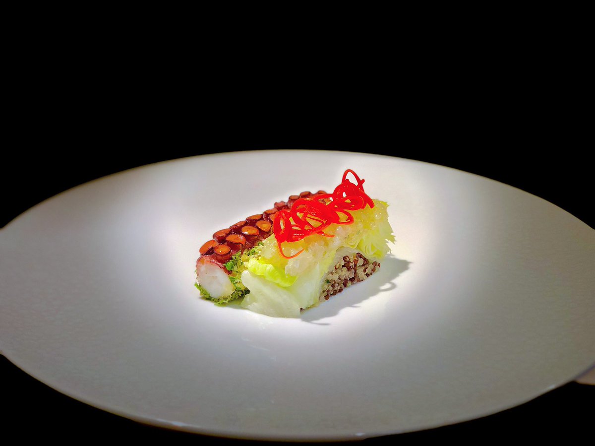 TziovarasD's tweet photo. #Octopus #Shrimp #tartare #Quinoa #bread #freshherbs #tziovarasdimitris #salonicarestaurant #makedoniapalace #thessaloniki #seafood https://t.co/SgiBqQNkHy