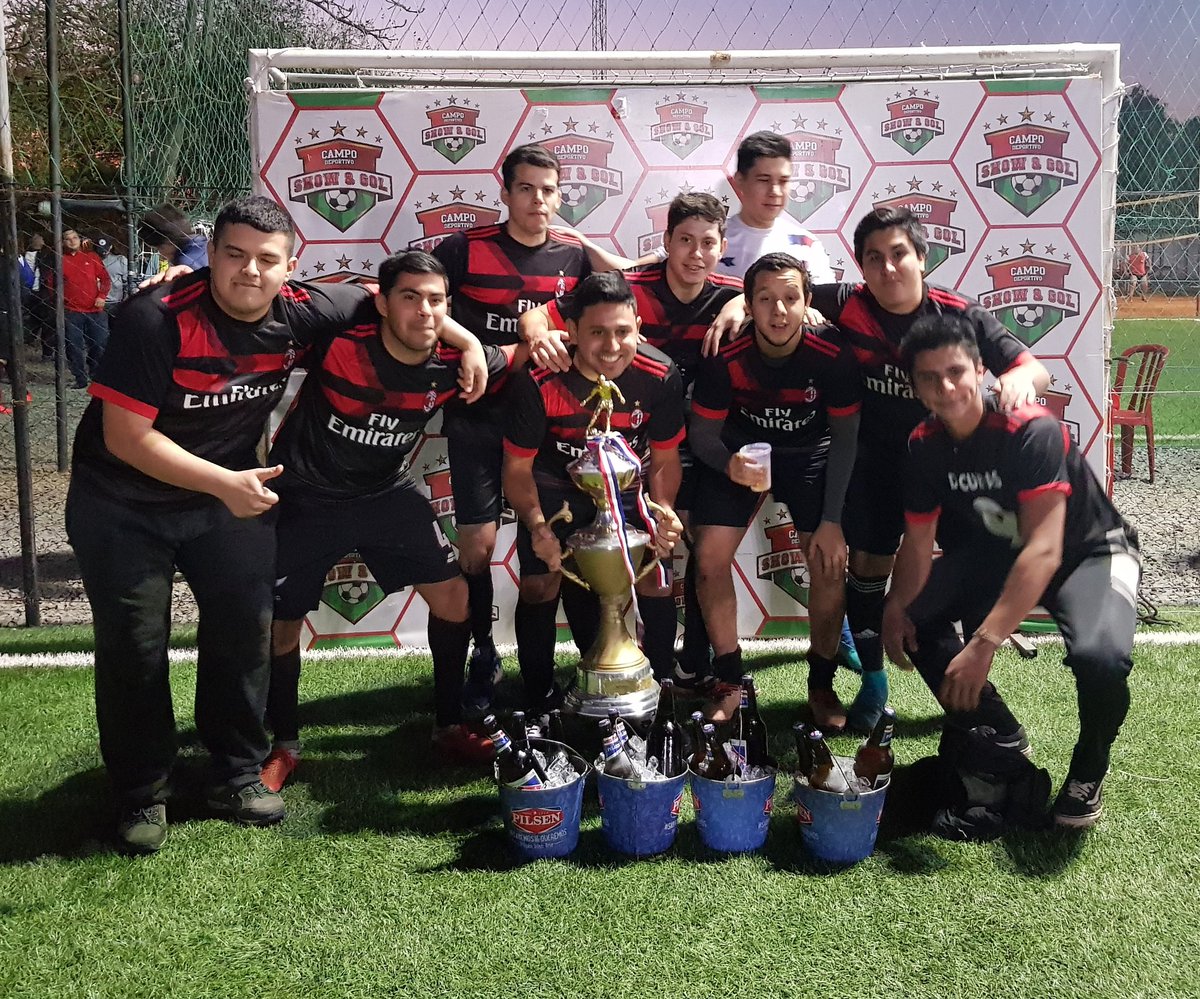 copaamistad_'s tweet photo. 📸 @emca013 

🥇 CAMPEÓN 
🏆 #CopaAmistad #TerceraEdicion 

Premios:
💰 800.000 Gs.
🍻 2 rondas https://t.co/HXACwFNTzX