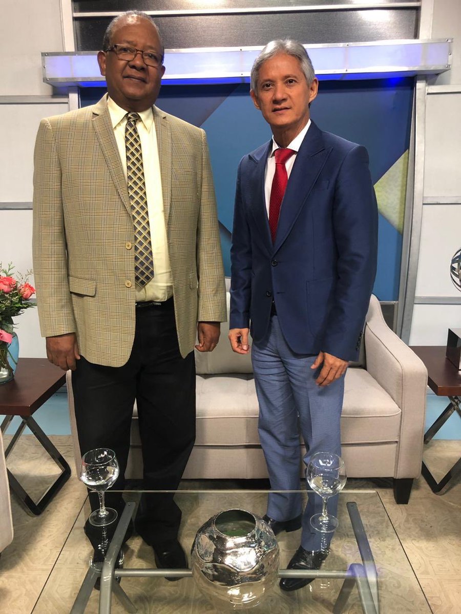 haivanjoe's tweet photo. Mañana domingo a las 8:30 de la mañana por el canal 9, Color visión, estaré siendo entrevistado por el periodista Héctor Linares, en la que hablaremos de economía. https://t.co/fSrAC6AaQk