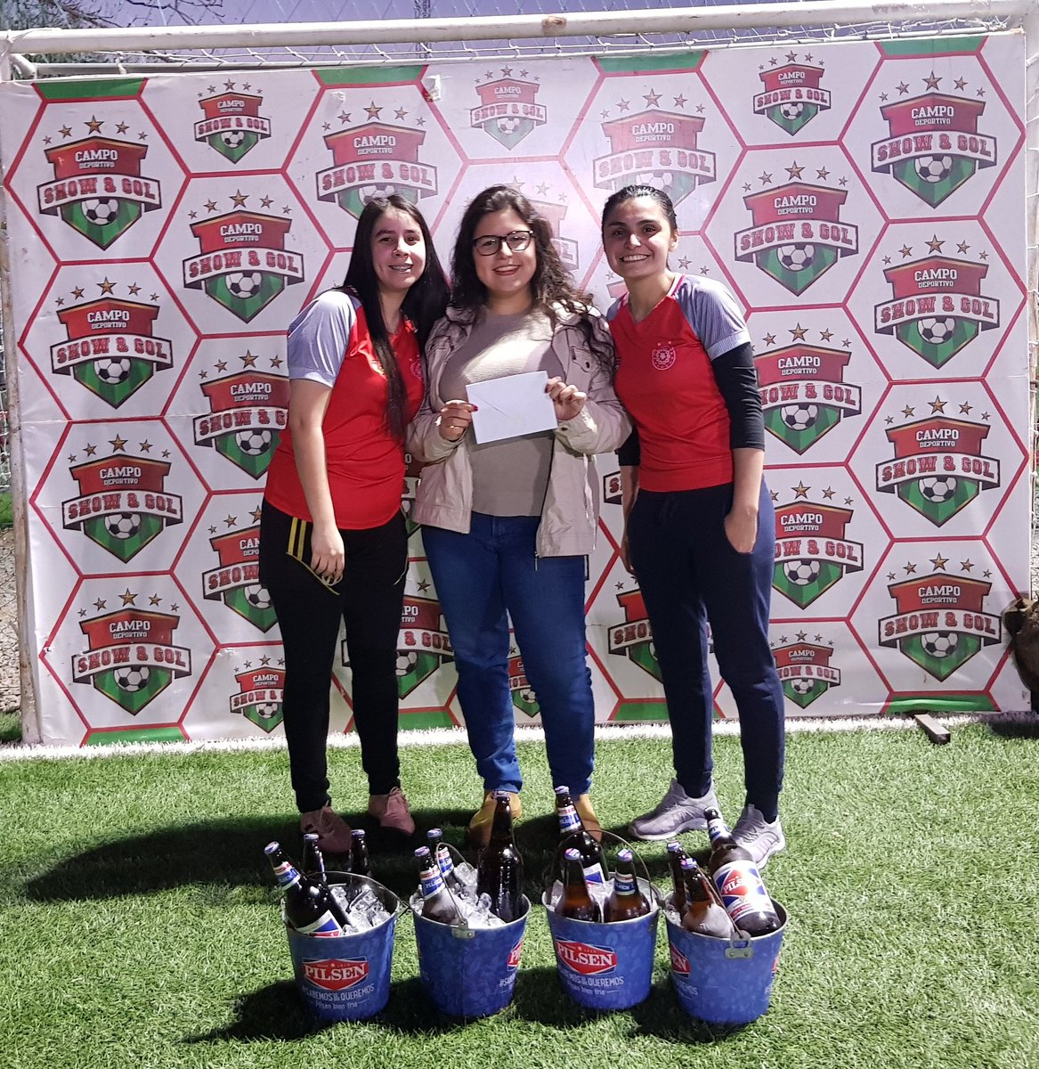 copaamistad_'s tweet photo. 📸 @Portlandctnfc 

🥈 Vicecampeonas
🏆 #CopaAmistad 

Premios:
💰 150.000 Gs.
🍻 1 ronda https://t.co/IsQY0eHolc