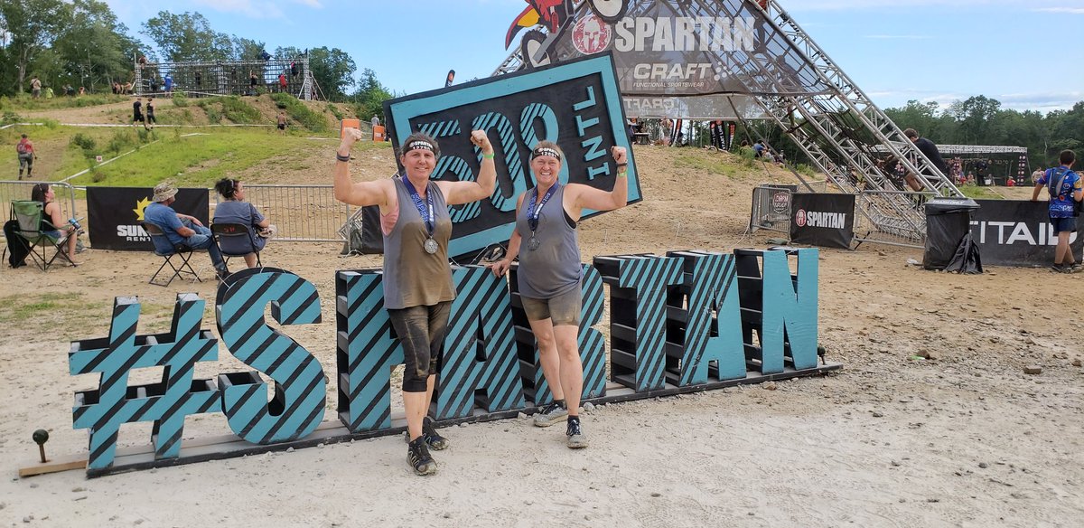 KnightsCathy's tweet photo. 4 1/2 hours, 8.1 miles, 30+ obstacles, 185 burpees. Fitness and wellness don't mean you have to be fast or win any races. You just need to get out there, keep putting one foot in front of another, and have some FUN. Aroo, Aroo, Aroo #ECSKnightlyNews #SpartanBoston https://t.co/U9DHvtzHX2