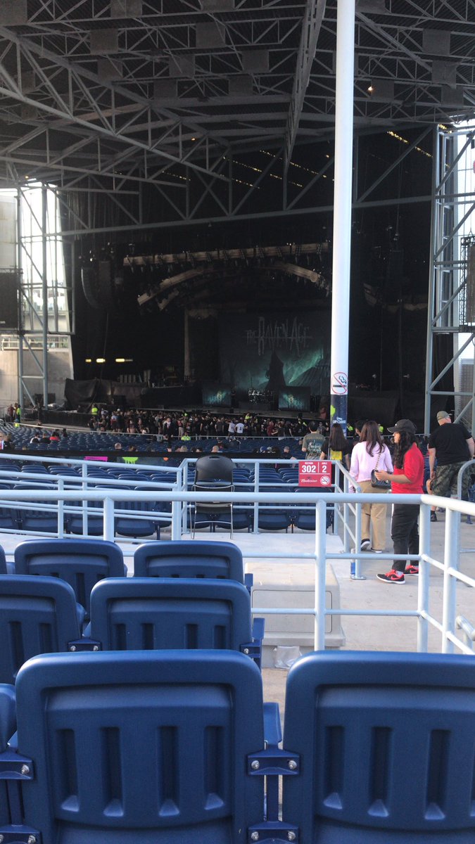 planetcoolmusic's tweet photo. Waiting for the beast to rise tonight !! Scream for me Toronto! 
#rock #heavyrock #planetcool #paulsaganski #songwriting #vocals #guitar #bass #lemmy #motorhead #maiden #carminestreetguitars #ironmaiden#toronto https://t.co/P0HUAfYjtl