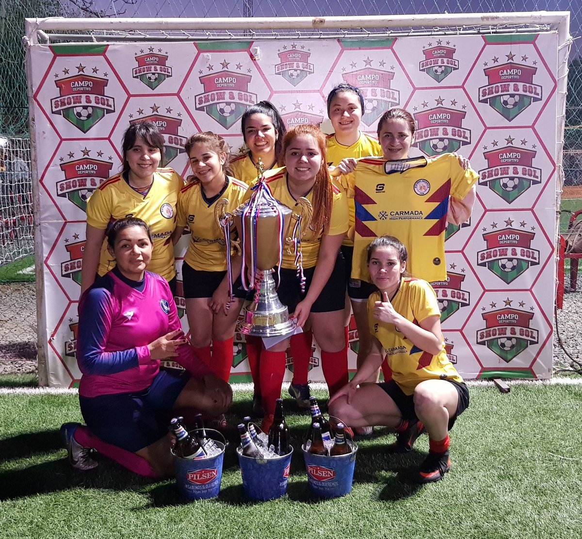 copaamistad_'s tweet photo. 📸 @LaBirraFem 

🥇 ¡CAMPEONAS!
🏆 #CopaAmistad #SegundaEdicion 

Premios:
💰 300.000 Gs.
🍻 1 ronda https://t.co/JZY0FCl29w
