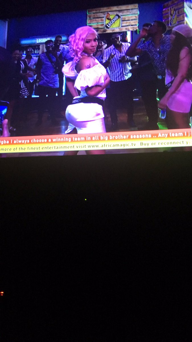 Bethel_Crypto's tweet photo. Mercy really peppering other HM's with that bazooka behind😂😂

I m officially #Team_Mike but I love mercy swag. The babe is 10/10👊

#BBNaija https://t.co/5Eej7KKfCE