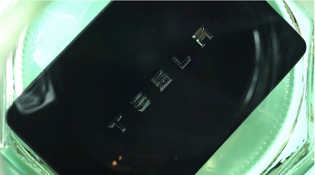 TechCrunch's tweet photo. Tesla Model 3 owner implants RFID chip to turn her arm into a key https://t.co/im7cchRiyp by @kirstenkorosec https://t.co/VpggoivdsH