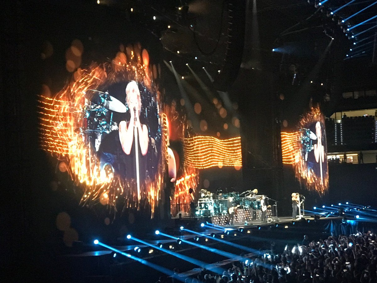 steve_laing1's tweet photo. Gonna live while I’m alive, I’ll sleep when I’m dead @BonJovi #Madrid #bonjoviMemories https://t.co/hwBKKH5UMq