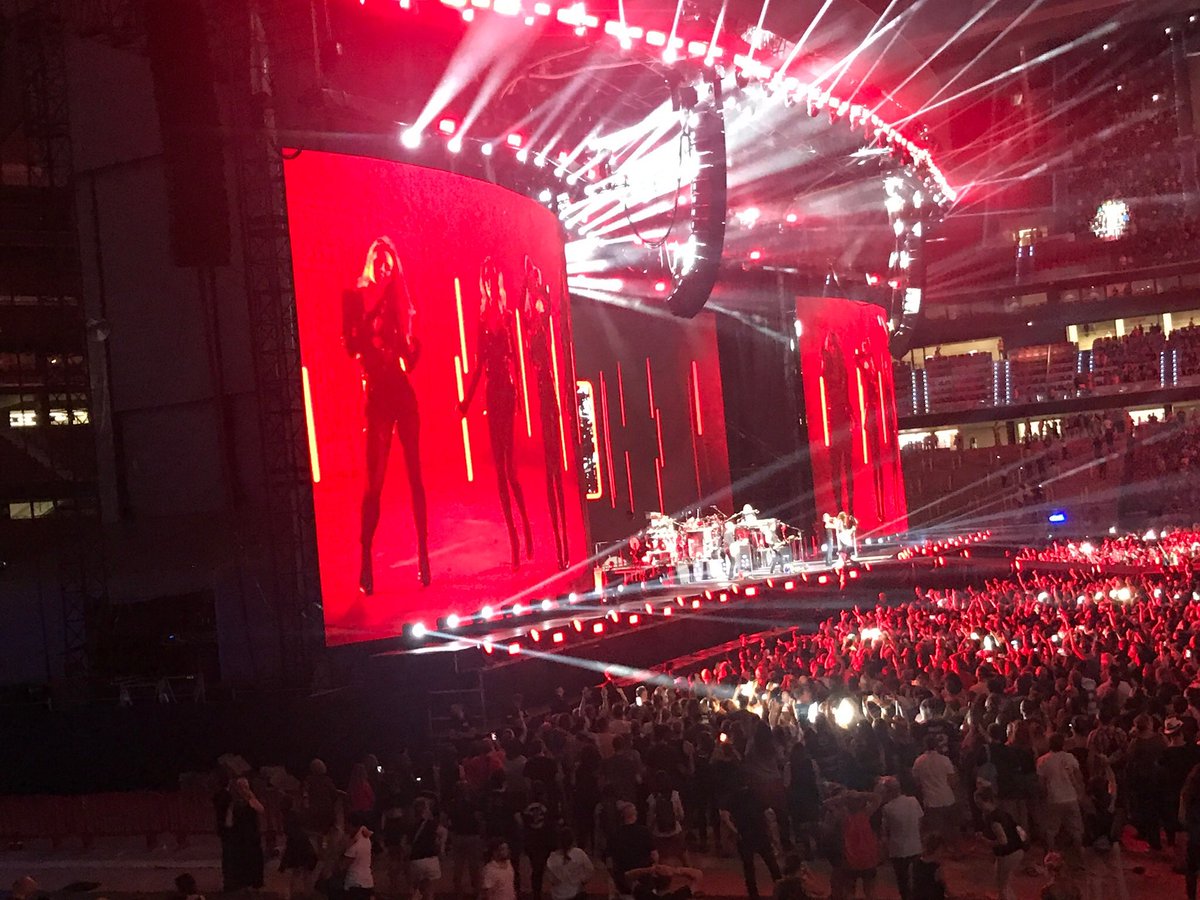 steve_laing1's tweet photo. Gonna live while I’m alive, I’ll sleep when I’m dead @BonJovi #Madrid #bonjoviMemories https://t.co/hwBKKH5UMq