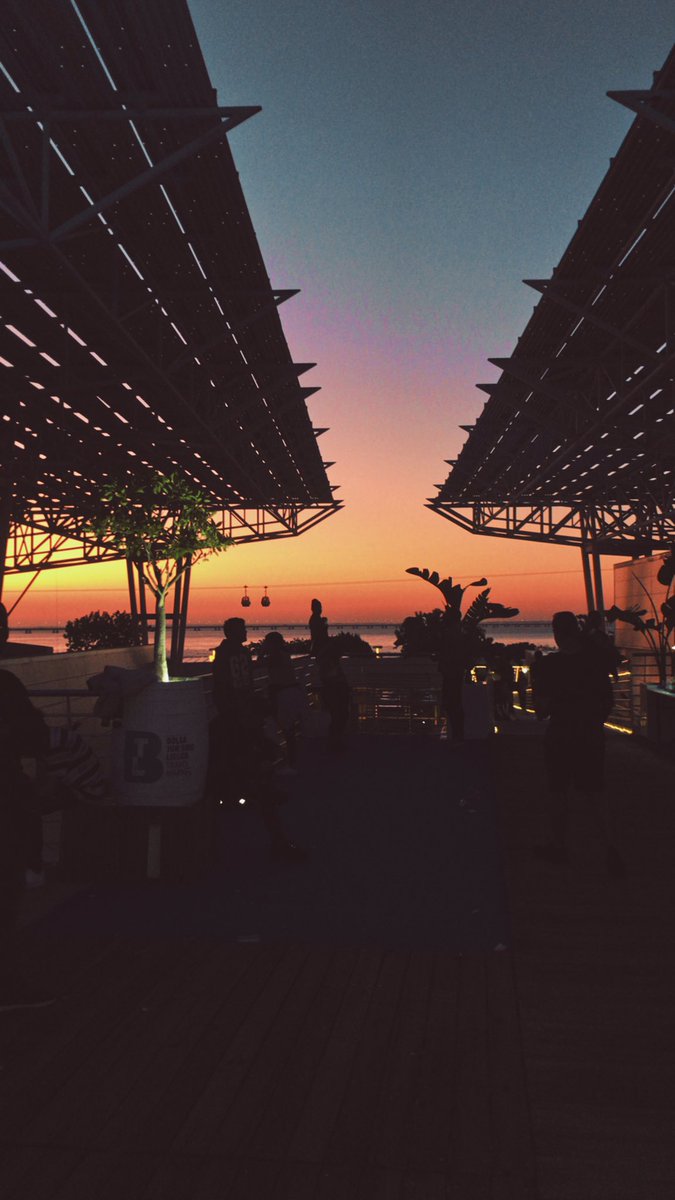 docedatuga's tweet photo. #skybaroriente #sunrise 🌅 https://t.co/nRB6qTQk8N