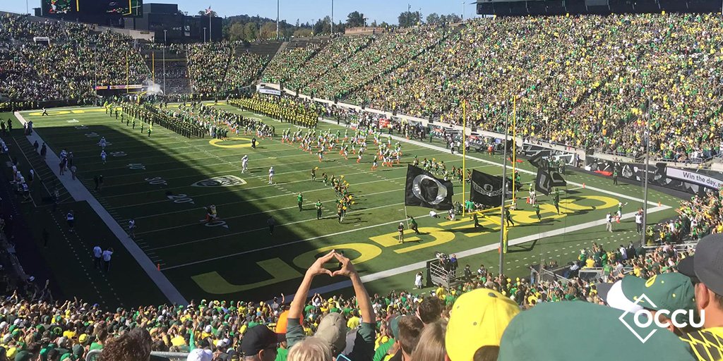 TheDuckCard's tweet photo. Getting ready for football season? Earn 5 points per $1 when you use your Duck Card at qualifying Duck merchants. Learn how: https://t.co/rcUAaM3vTI https://t.co/JDAe2NpKD8