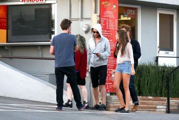 incassableee's tweet photo. Jack, Marcus, Nettie, Michaela and Rob #RKfriends https://t.co/wOxAaS6lHa