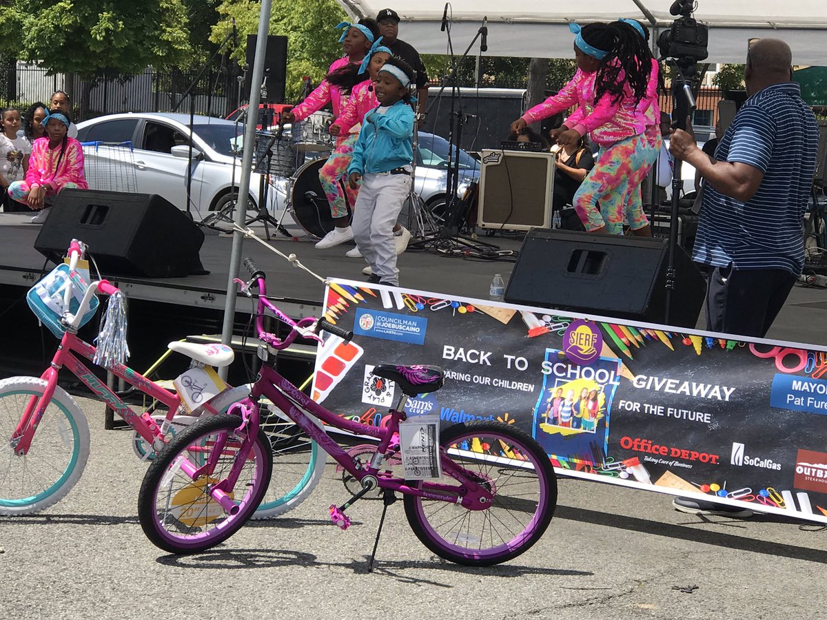 Back to School with Walmart #backpackgiveaway#sierf <a href="/LapdHarborDiv/">LAPD Harbor Division</a> @<a href="/SIERF/">R</a> <a href="/LapdHarborDiv/">LAPD Harbor Division</a>