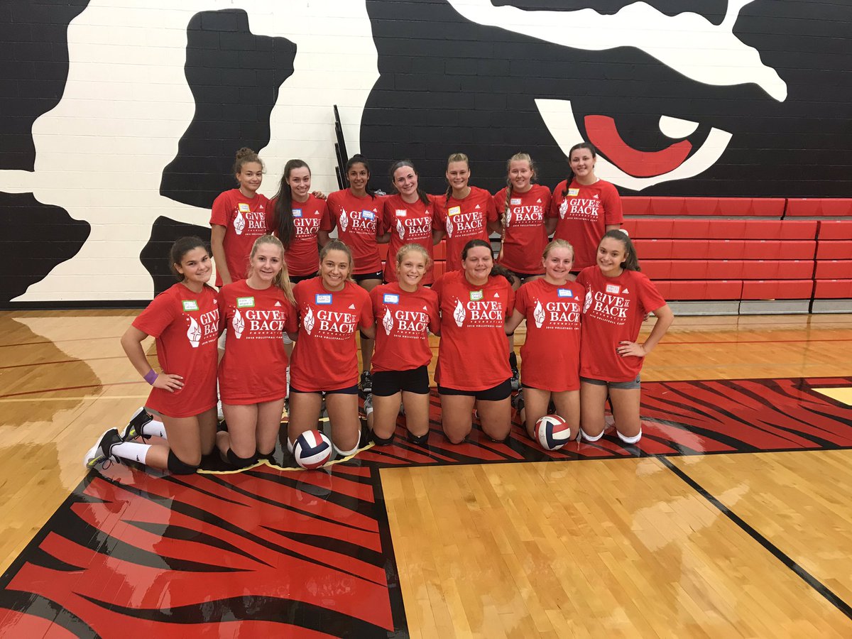 jodie_mccartney's tweet photo. Thank you for coming to Pittsburgh, @GiveItBackFDN &amp; providing our athletes a once in a lifetime opportunity to learn from the best in the sport. 🏐 The volleyball &amp; life lessons that you have shared with the girls are priceless. #giveitbacktoctcm #kavolleyball #weservefirst https://t.co/yy0xmKjiHM