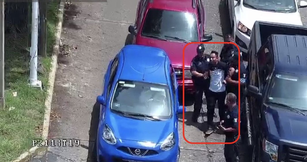 SSPCTabasco's tweet photo. Fue asegurado José Manuel ”N” como resultado del servicio de vigilancia de cámaras de C4. Este masculino era buscado por diversos delitos y ahora ya está puesto a disposición de las autoridades. La Policía Estatal actuó coordinadamente con rapidez y eficacia. #Protegeresmideber https://t.co/AzCm8i2x7b