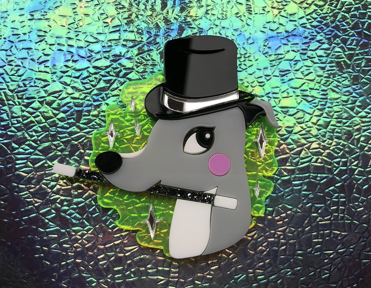 LefranCreative's tweet image. Here’s a brooch I created of Vanya to gift to @sasha_velour at Smoke and Mirrors London. The show was incredible so absolutely go see if if you get the chance. Magic!