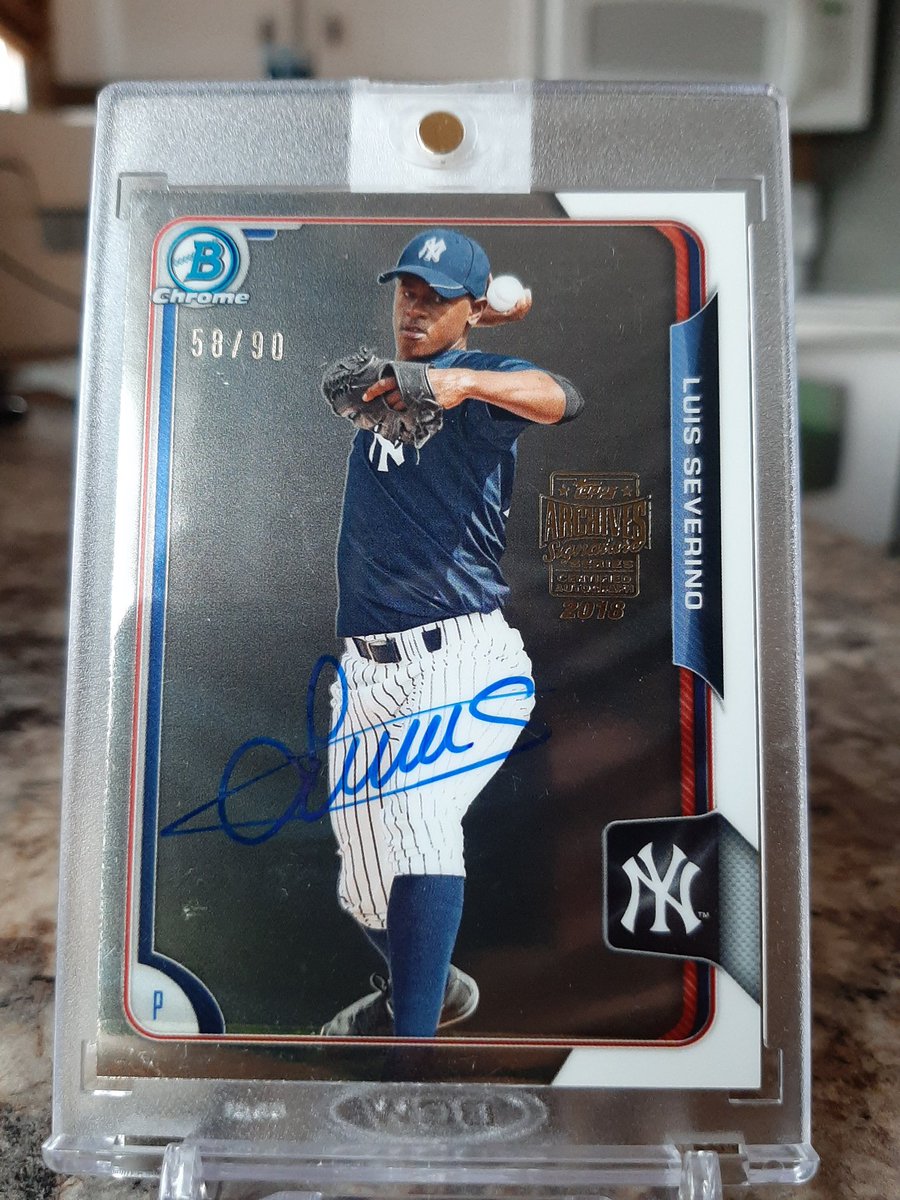 InTheCards5's tweet photo. Happy #ToppsBaseballCardDay ! Give this bad boy a RT and I'll choose 2 different people that retweet this by tomorrow to each get one of these cards ! #GoBlueJays https://t.co/RZxiiLtvY3