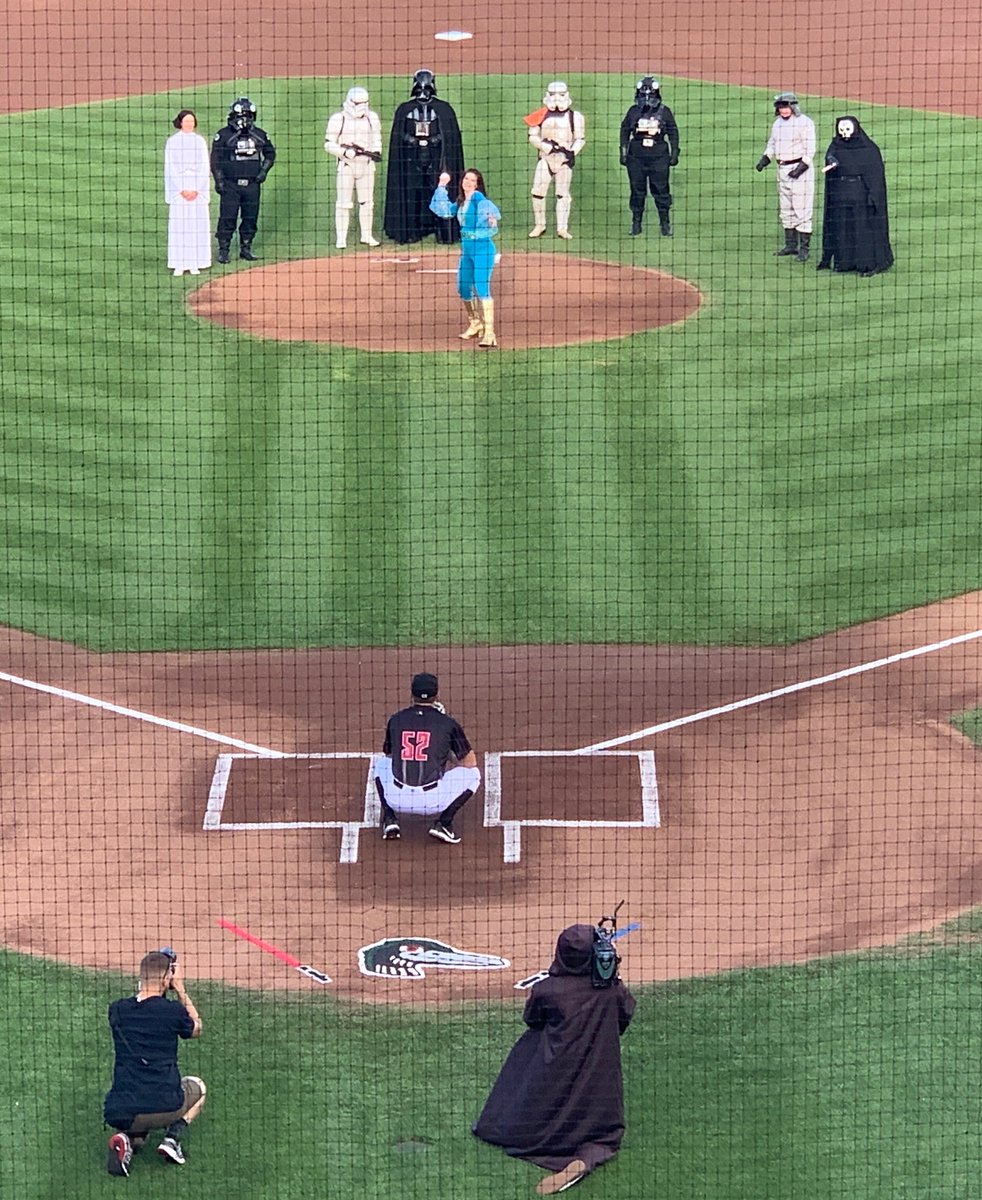 JimFitterling's tweet image. Star Wars night at Dow Diamond.  #GoLoons!  Do or do not.  There is no try!  #NestLevelFun  #DiveIn