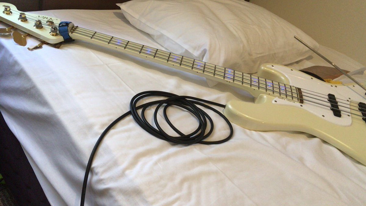 RiichiKambe's tweet photo. 結局朝からこれかよ…#philjonesbass #jesinternational #bosseffector https://t.co/vmhvneAEr0