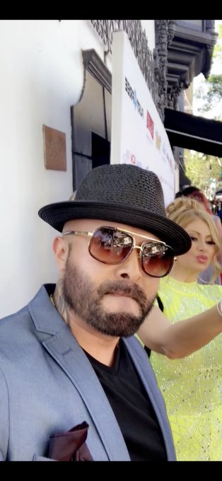 #ynot2019 #ynotawards #hollywood with my hot date https://t.co/8nHA7NrUAX<a href="/tag/ynot2019"class="tags">#ynot2019</a><a href="/tag/ynotawards"class="tags">#ynotawards</a><a href="/tag/hollywood"class="tags">#hollywood</a>