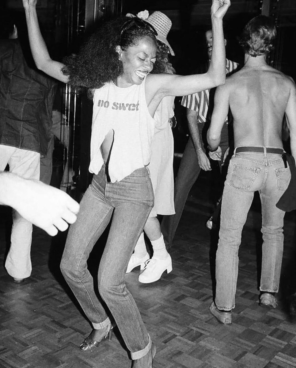 MischoBeauty's tweet photo. Dancing into the weekend like... โจ #MischoBeautyInspo #fbf . โ
. โ
. โ
#beautyicon #discoqueen #dianaross #theboss #vintagebeauty #boldbeauty #naturalbeauty #boldandbeautiful #icon #mood #moodaf #mischobeauty #tgif #fridaynight #itsfridaynight #happyhour #70s #70sbabe #disco https://t.co/uLhX3uspip