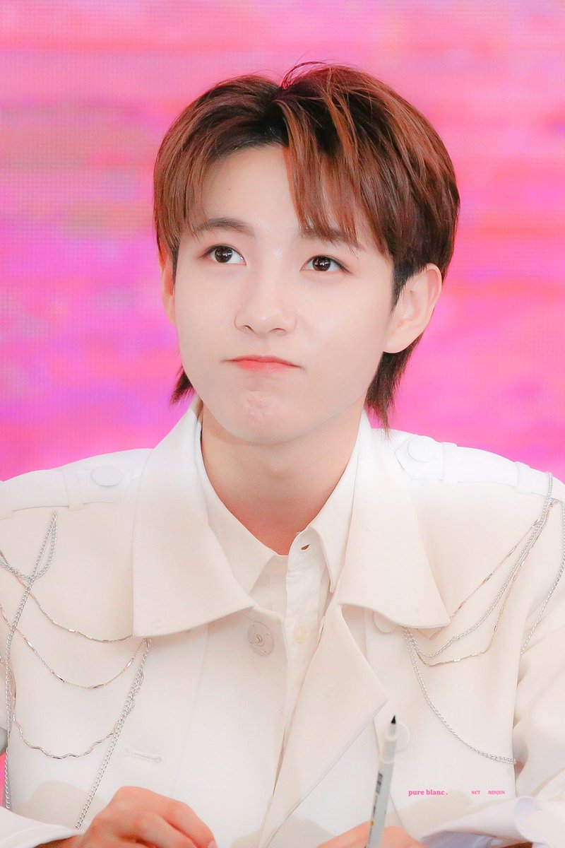 pureblanc323's tweet photo. 190810 #힝주니 #깜찍💚
#RENJUN #런쥔 #仁俊

https://t.co/hx1z8G6xw0
https://t.co/1L6k5L5YxE https://t.co/XunyyEUYLc
