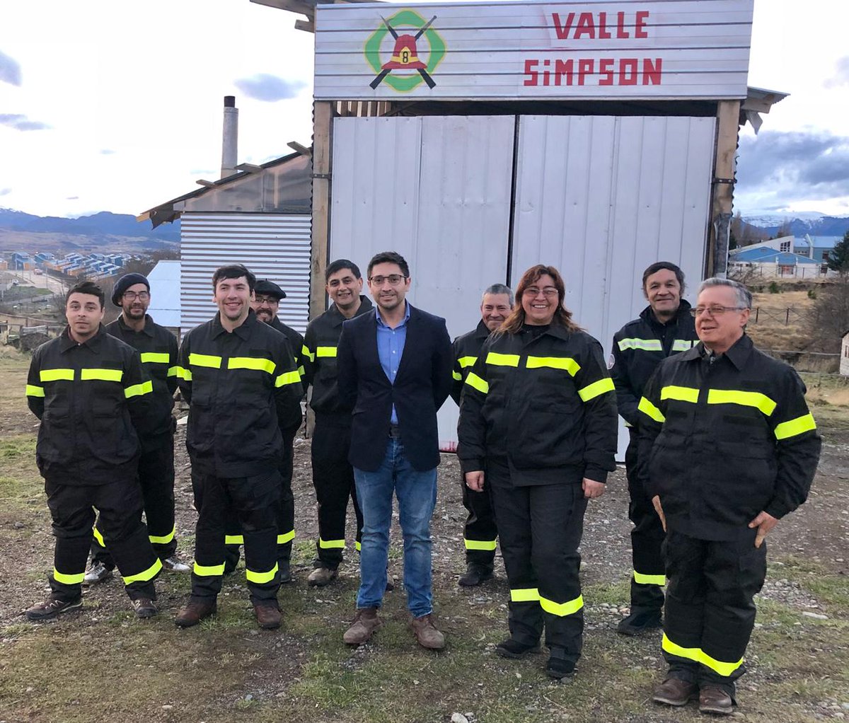 8Compania's tweet photo. Hoy el diputado Miguel Ángel Calisto, nos entrego en nuestro cuartel trajes multirol enviados por la compañía "Cristoforo Colombo" de Valparaíso. https://t.co/y5GLRkGxjY