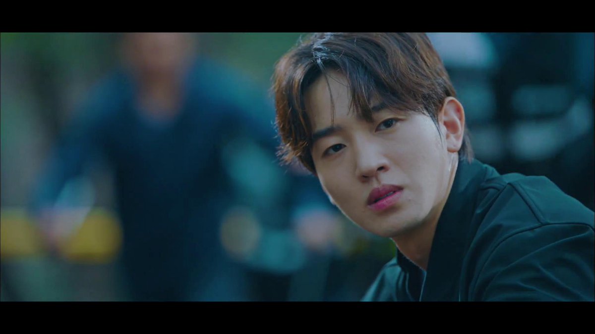 NetizenDrama's tweet photo. first of all he is so damn HANDSOME!!! second, i screamed so loud and i just had to pause for a sec!!! OMG!!!

#HotelDelLuna https://t.co/7307VxjVw8
