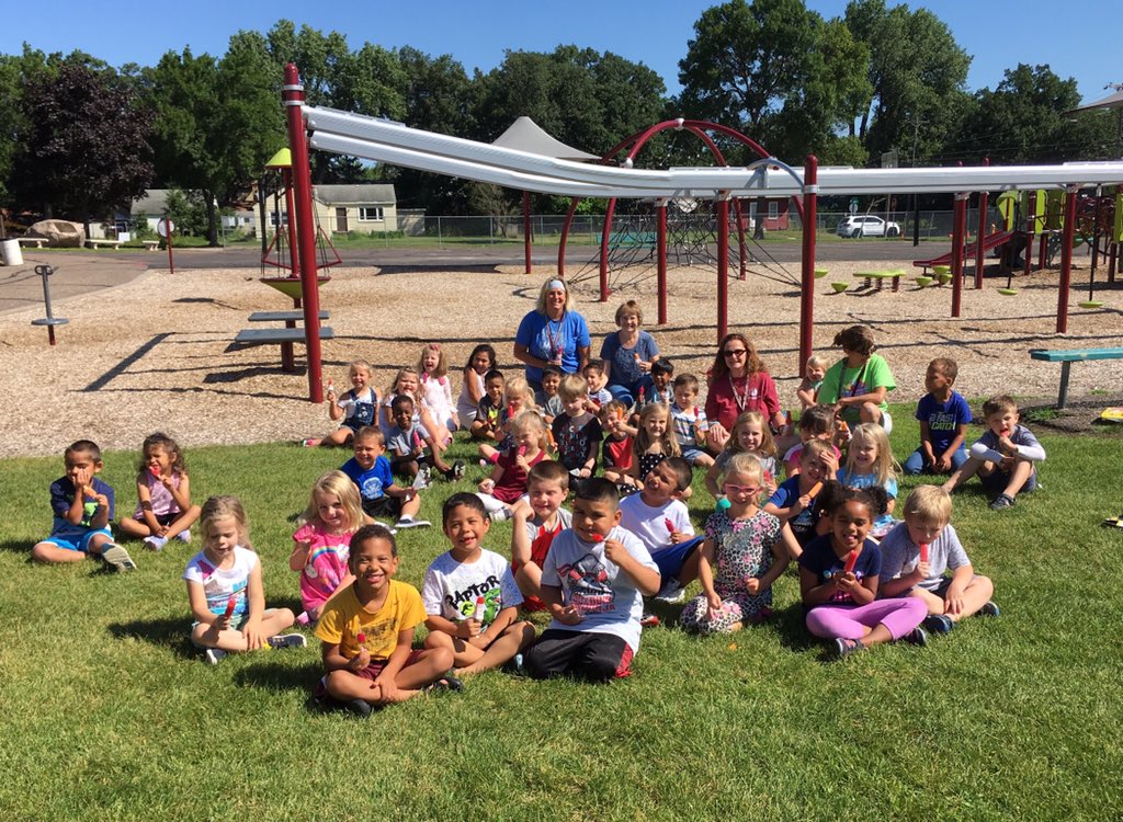 MaryMolumby's tweet photo. Last day of Kindergarten camp calls for popsicles at the playground! ☀️ #kindergartencamprocks #bettertogetherkec #SSPlearns #SSPpride https://t.co/Ho8Aqh7c0Q
