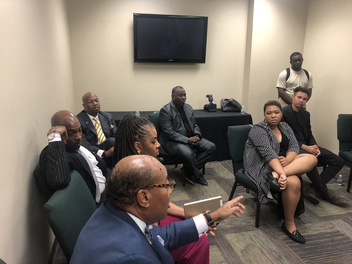 Candi's tweet photo. Connecting with community organizers. Thanks for sharing your experiences and for all you do. #TwitterTogether with Ferguson, STL, @stlblackchamber @BADNETWORK https://t.co/0lmZ3wd5rY