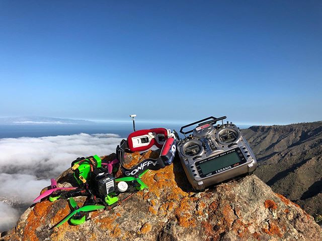 Noacopter's tweet photo. Por las nubes ☁️ el vuelo de hoy... pronto vídeo en mi canal de YouTube YoseGonFPV 😁👍🏻 #armattanquads #dronelife #fpvtenerife #fpvtenerifeteam #tenerife #dronestagram #goprohero7 #yosegonfpv #noacopter #impulseRC #impulseRC_FPV #brotherhobbymotors #k… https://t.co/hW4j9JTYN3 https://t.co/iV9X0XAQch