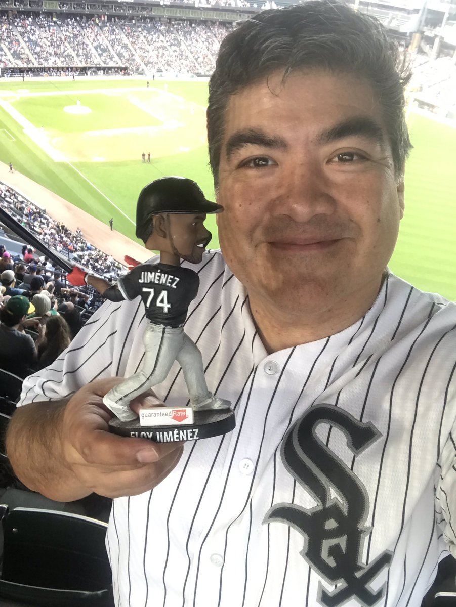 E_RODRIGUEZ_IG's tweet photo. @monkees96 @OzzieGuillen @nakedbiker @Lamantha21 @MLB And you and your mom get a βHI!β from the front row ... π oh wait ... π#GoWhiteSoxGo #WhiteSox Lots of space up here ... Abreu with the double! 𧦠https://t.co/6y4EUgs89y