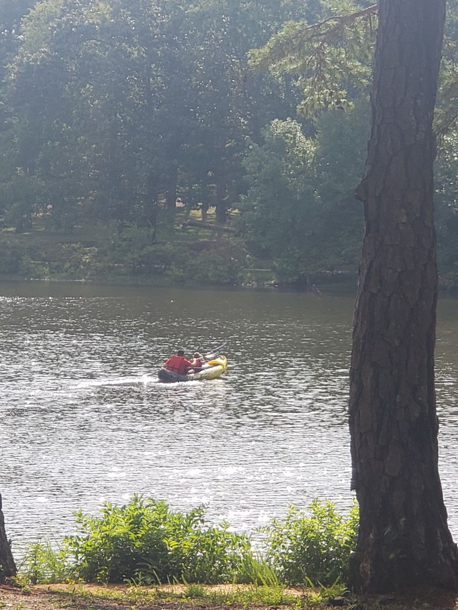 Seth_Hon's tweet photo. Saturday evening testing out an inflatable kayak with the family. Not sure of the wisdom of an inflatable kayak but it sure was a lot of fun! #honfamily #nosharpobjects https://t.co/Etz6AngP1R
